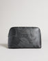 <P><Span Style="Text-Decoration: Underline;">Bolt On Saffiano Washbag</Span></P>
<P>The Ultimate Travel Companion, Holl Wi...